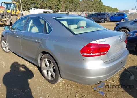 2012 Volkswagen Passat 2.5L Se из США, поврежденный, VIN 1VWBP7A30CC021887